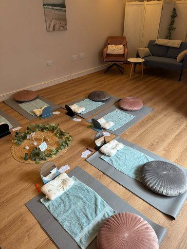 Small baby classes in Ascot